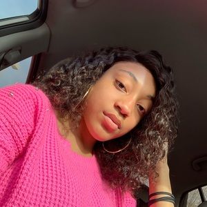 Meet your Posher, Deondria